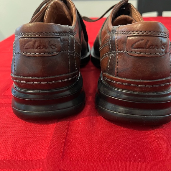 Clarks Men's Touareg Vibe Oxfords men’s size 8 great condition, son outgrew them - Picture 4 of 7